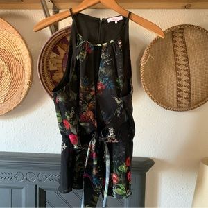 Parker Drape Front Keyhole Top, -
Black Alex (dark floral)